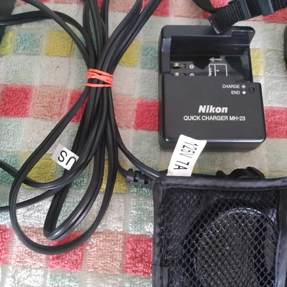 Nikon d3000 digital camera with accessories